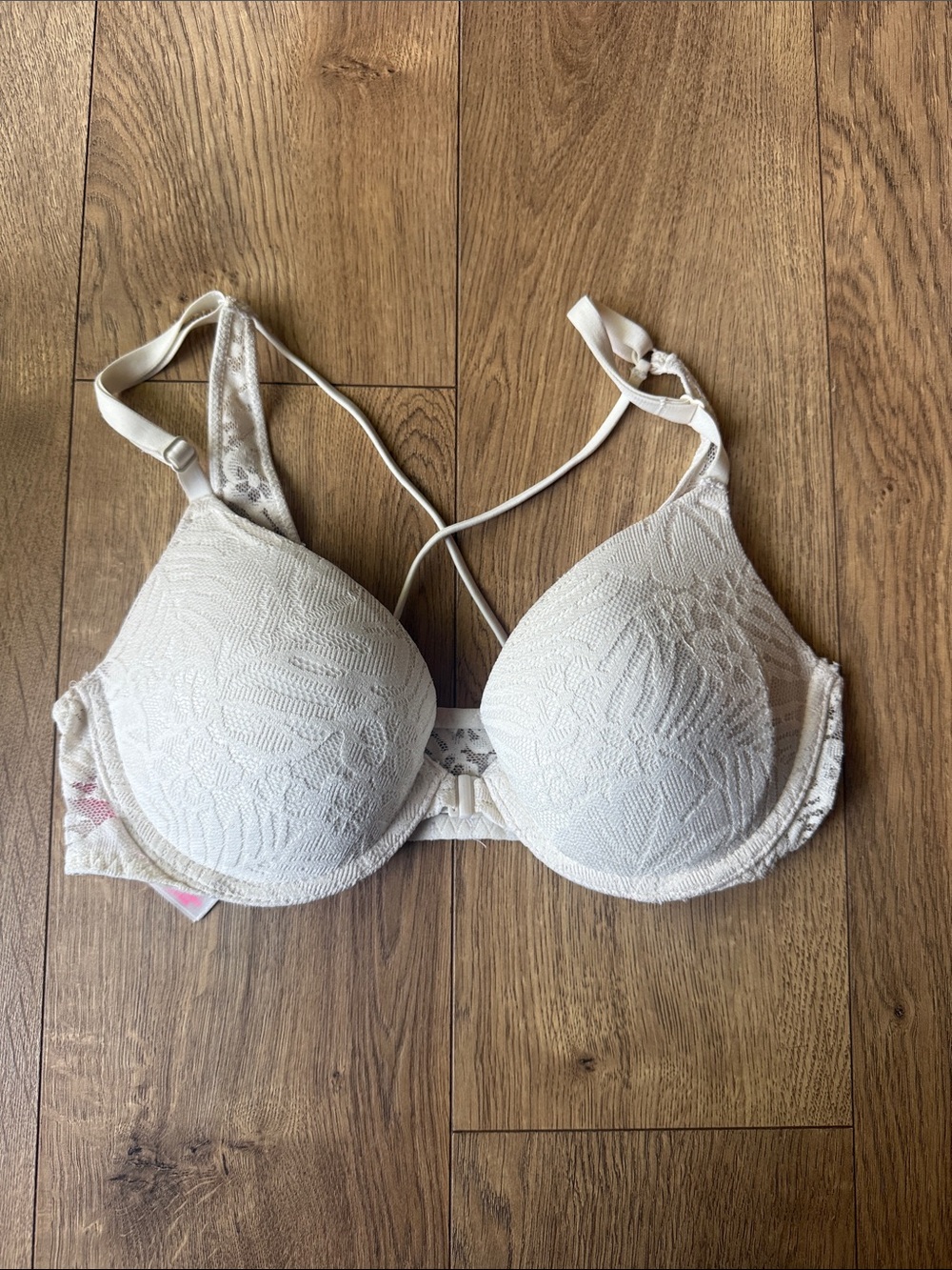 PINK Victoria's Secret Ivory Lace Molded Underwire Bra